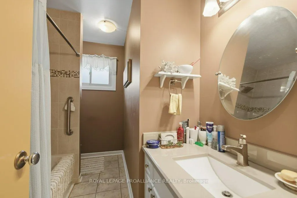 Photo 18 of 44 Shoniker Avenue, Quinte West, Trenton Ward — HOMEH
