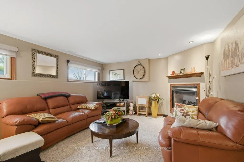 Photo 23 of 44 Shoniker Avenue, Quinte West, Trenton Ward — HOMEH