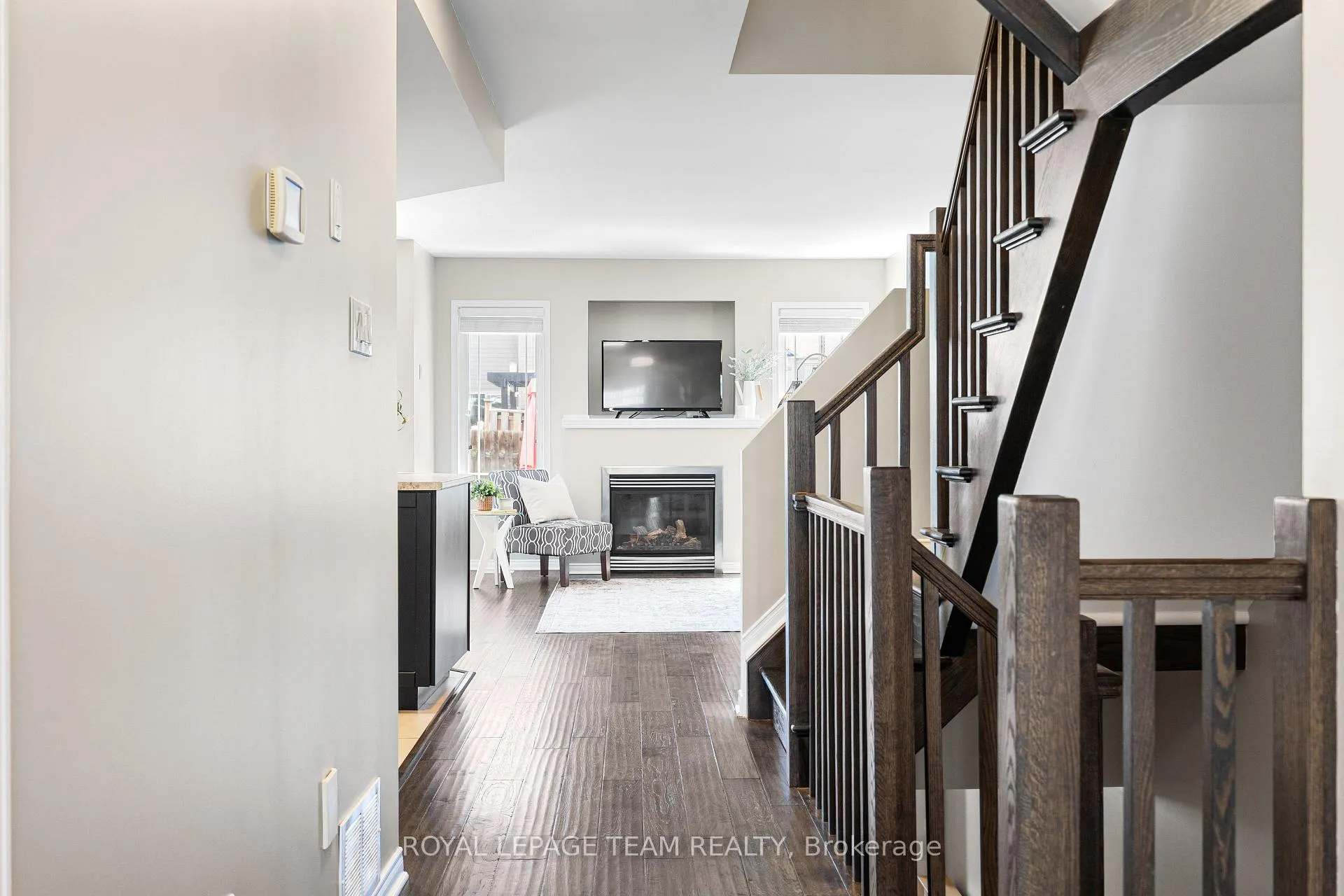 Photo 6 of 529 Pepperville Crescent, Ottawa, Kanata - Emerald Meadows/Trailwest — HOMEH