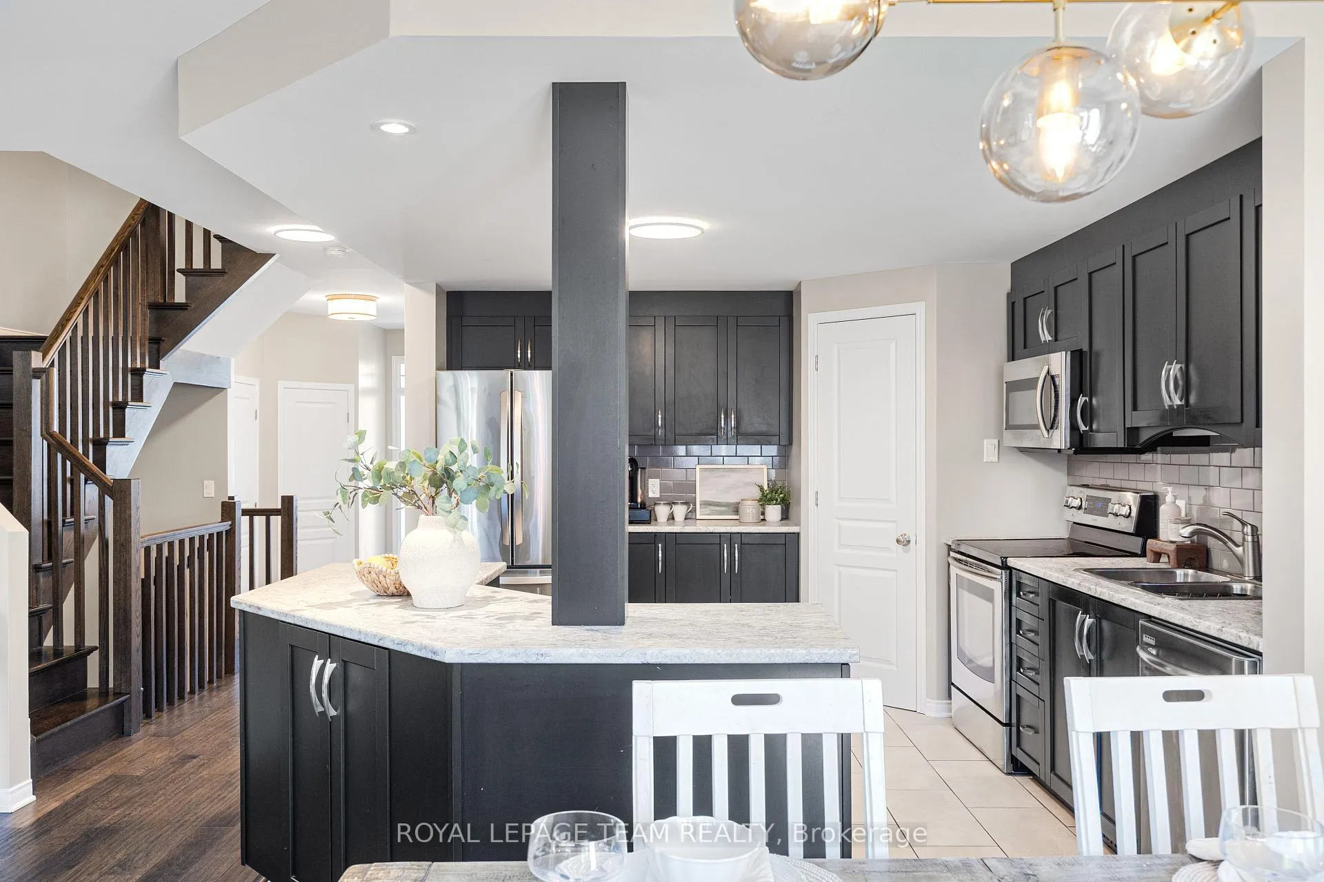Photo 10 of 529 Pepperville Crescent, Ottawa, Kanata - Emerald Meadows/Trailwest — HOMEH