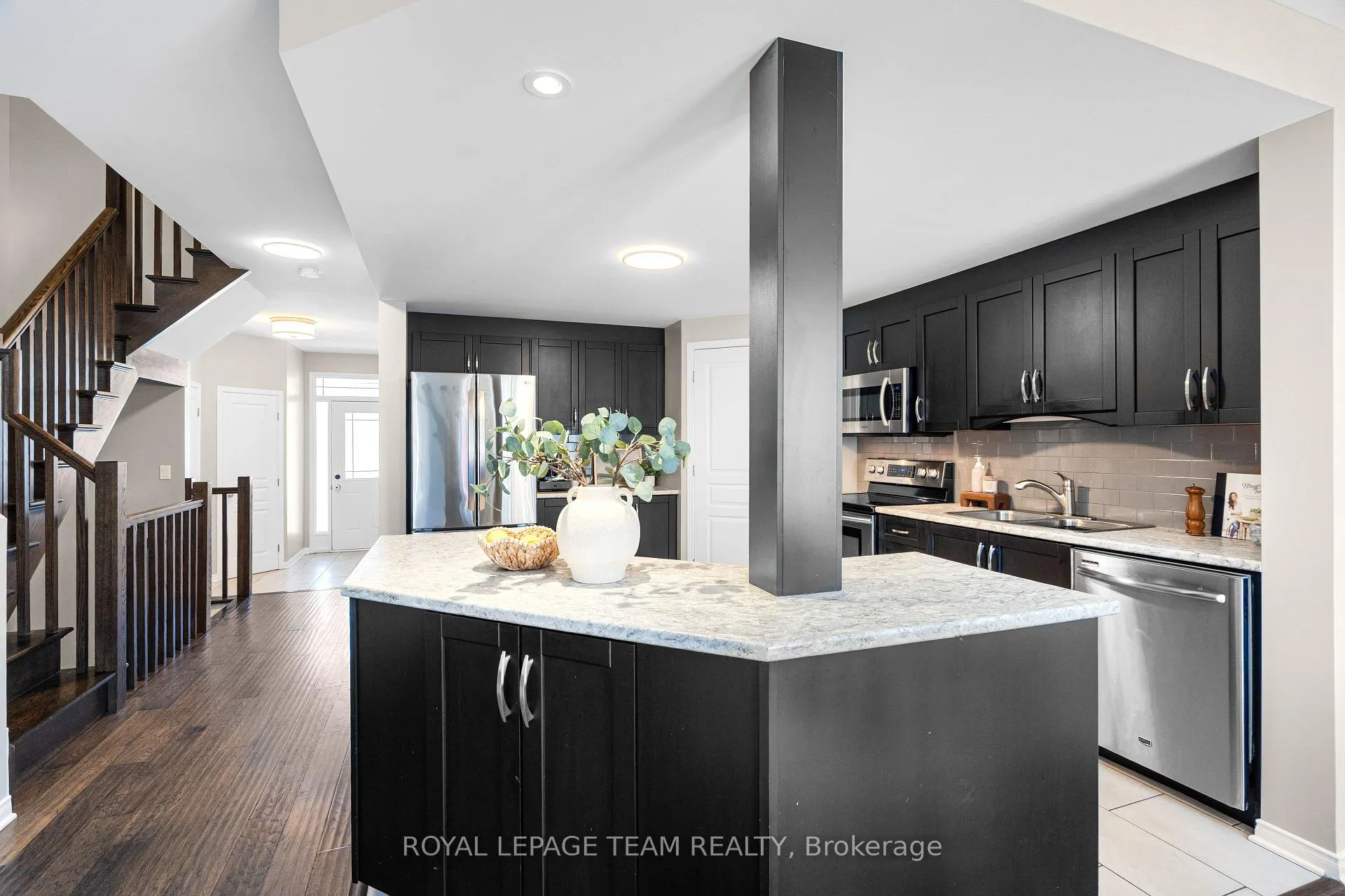Photo 11 of 529 Pepperville Crescent, Ottawa, Kanata - Emerald Meadows/Trailwest — HOMEH