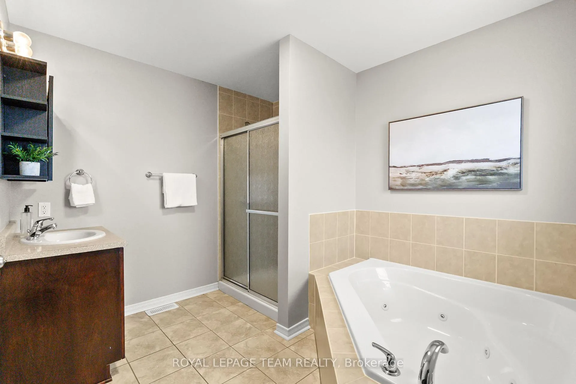 Photo 30 of 529 Pepperville Crescent, Ottawa, Kanata - Emerald Meadows/Trailwest — HOMEH