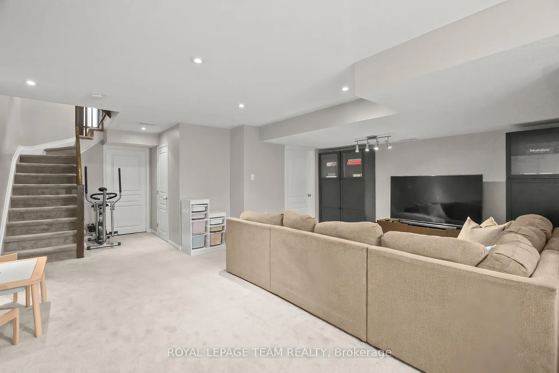 Photo 43 of 529 Pepperville Crescent, Ottawa, Kanata - Emerald Meadows/Trailwest — HOMEH