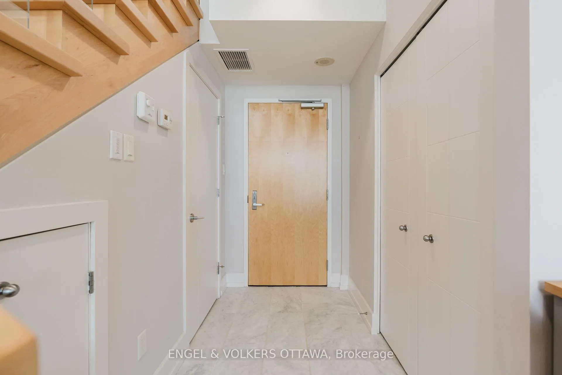 Photo 3 of Unit 207, 197 Lisgar Street, Ottawa, Ottawa Centre — HOMEH