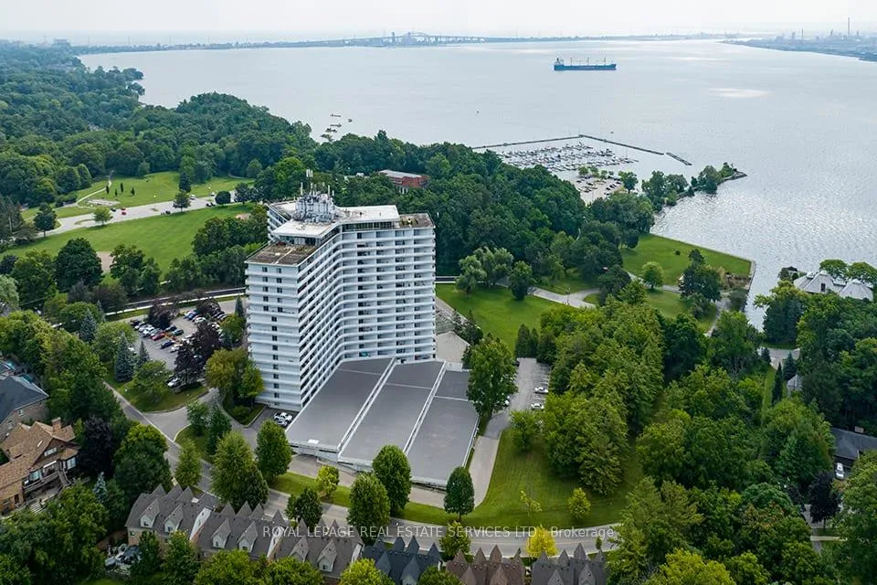 Front of Unit 115, 20 North Shore Boulevard W