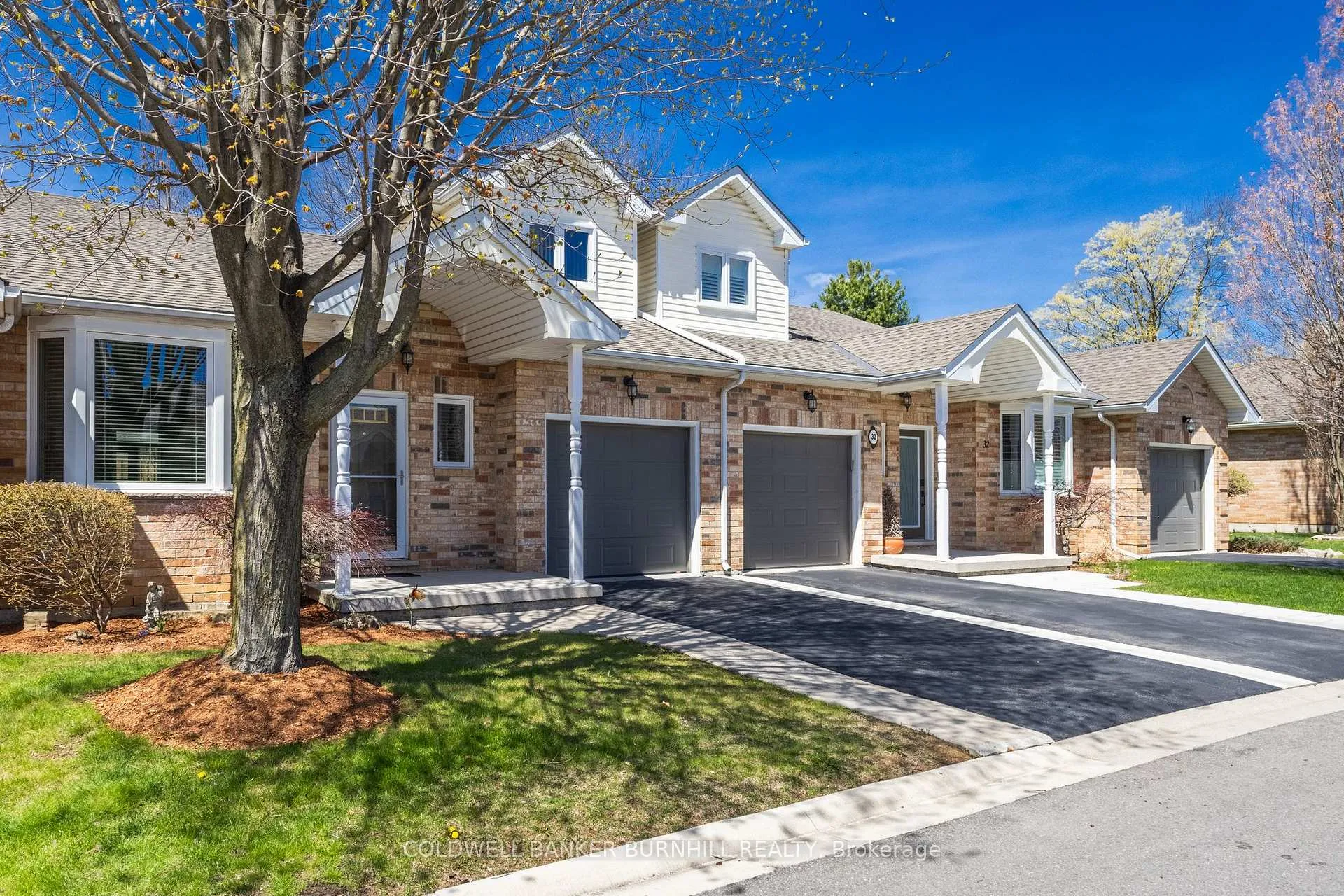 Photo 2 of 34 Greentrail Drive, Hamilton, Twenty Place — HOMEH