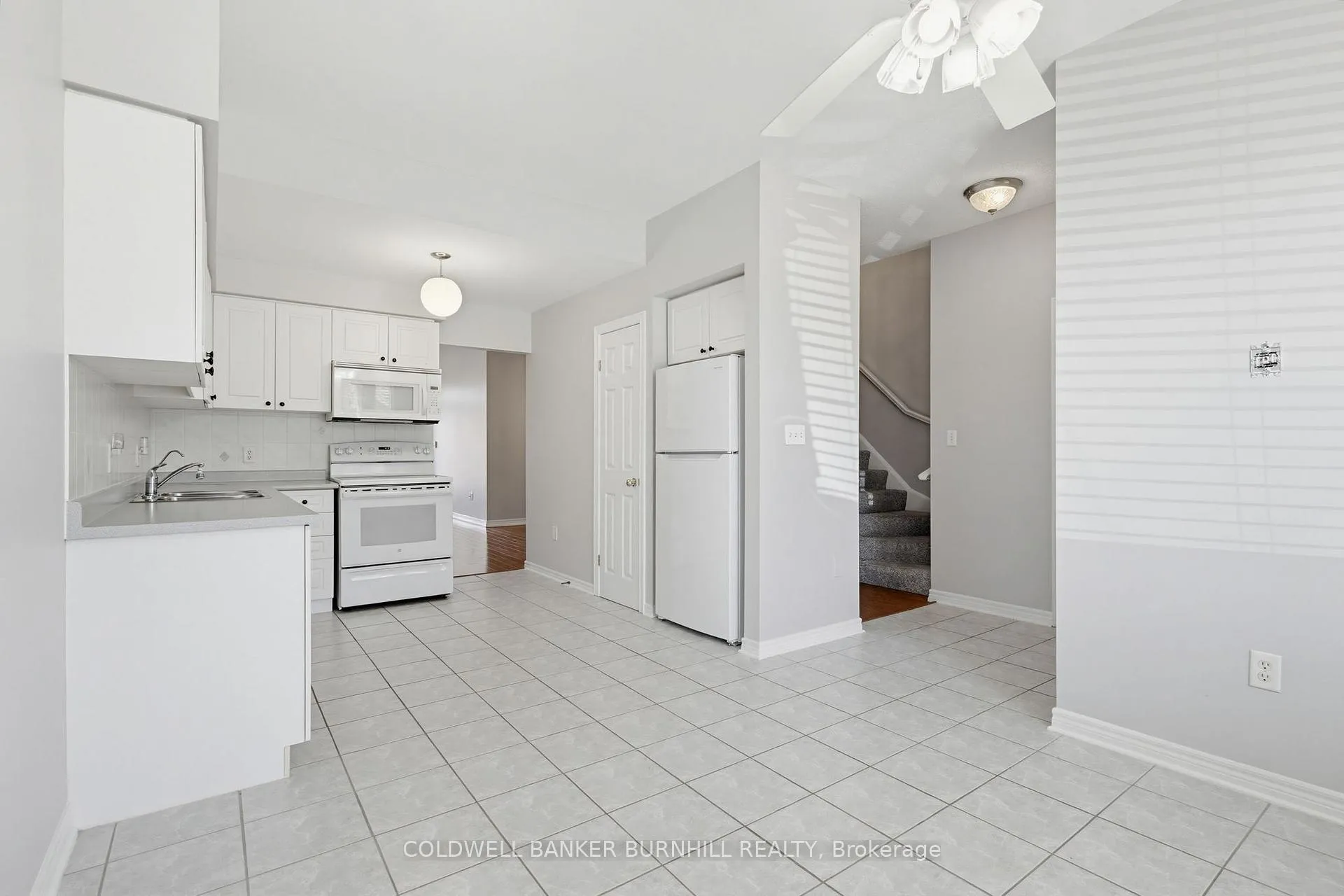 Photo 8 of 34 Greentrail Drive, Hamilton, Twenty Place — HOMEH