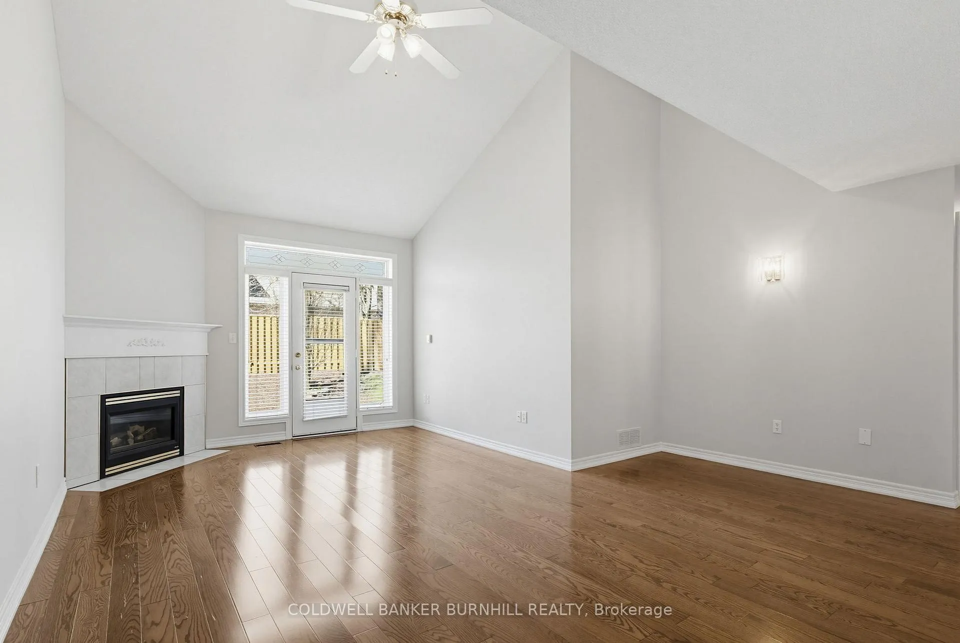 Photo 11 of 34 Greentrail Drive, Hamilton, Twenty Place — HOMEH
