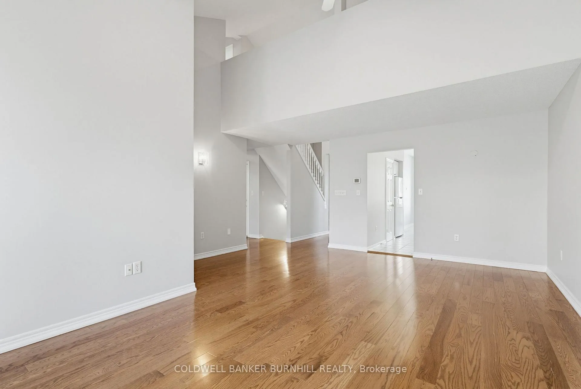 Photo 13 of 34 Greentrail Drive, Hamilton, Twenty Place — HOMEH