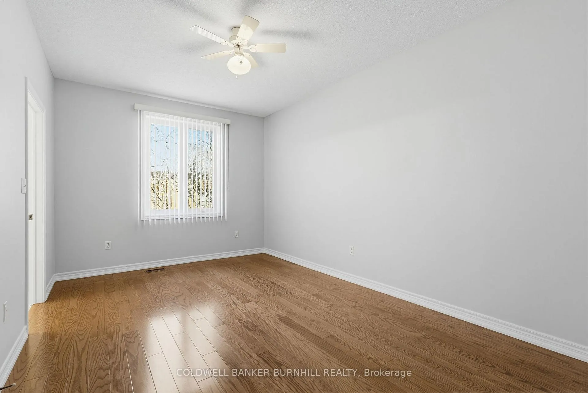 Photo 18 of 34 Greentrail Drive, Hamilton, Twenty Place — HOMEH