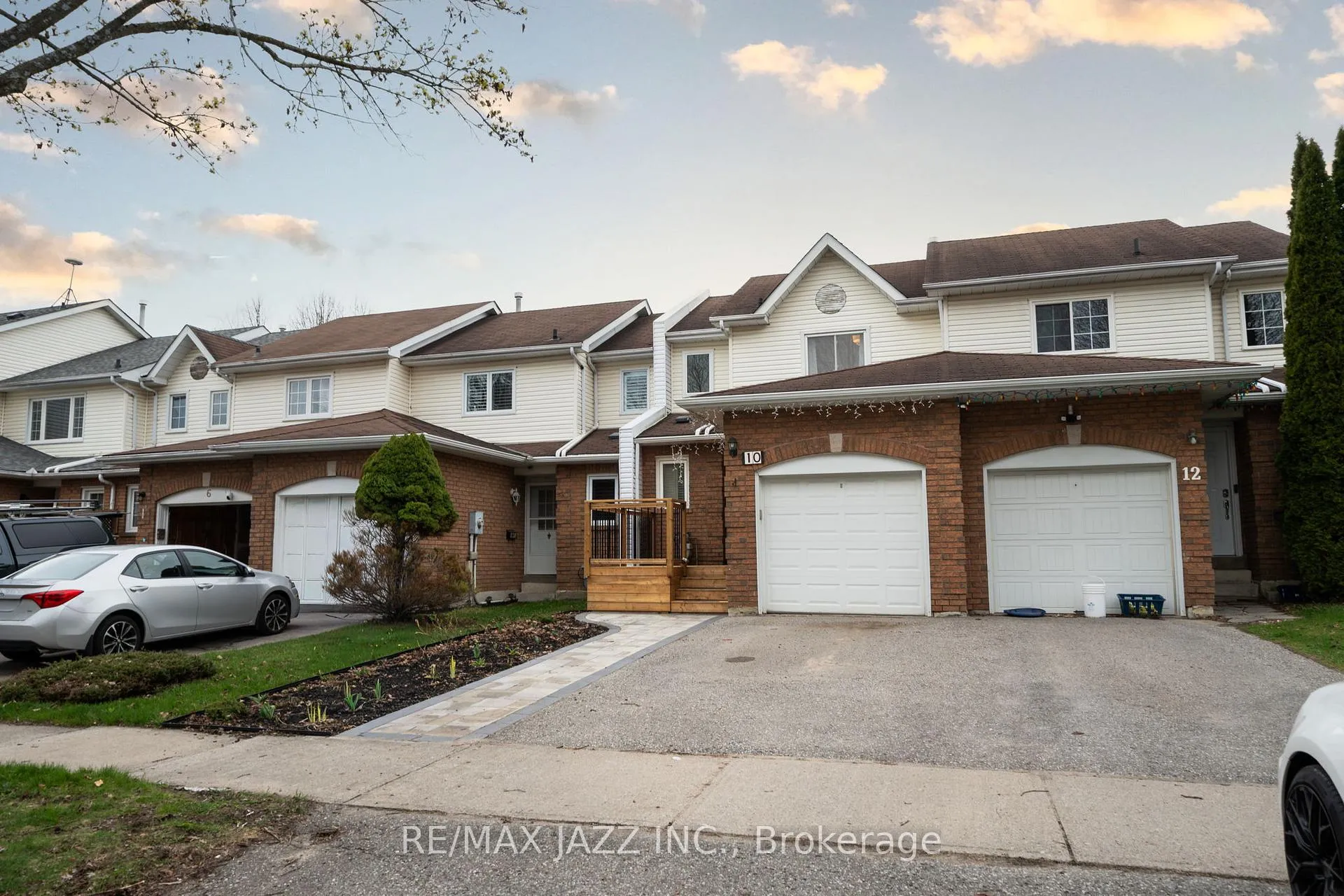 Photo 1 of 10 Pidduck Street, Clarington, Courtice — HOMEH