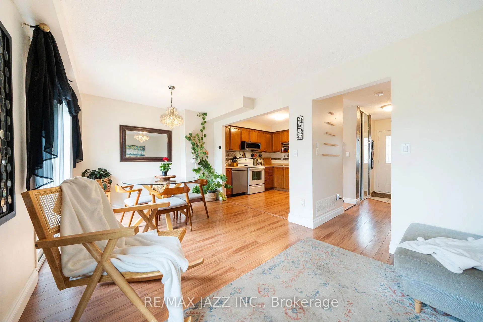 Photo 6 of 10 Pidduck Street, Clarington, Courtice — HOMEH
