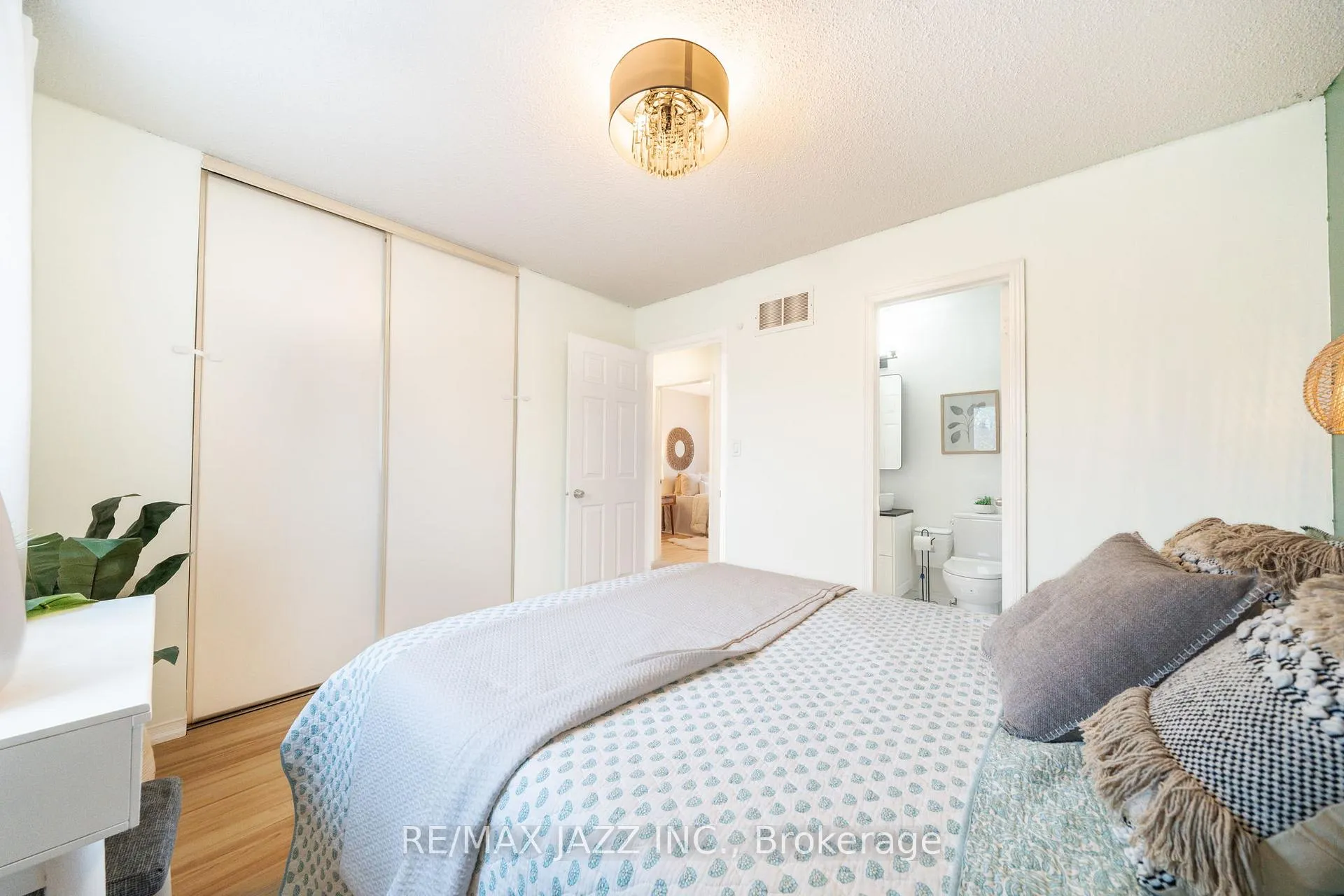 Photo 15 of 10 Pidduck Street, Clarington, Courtice — HOMEH