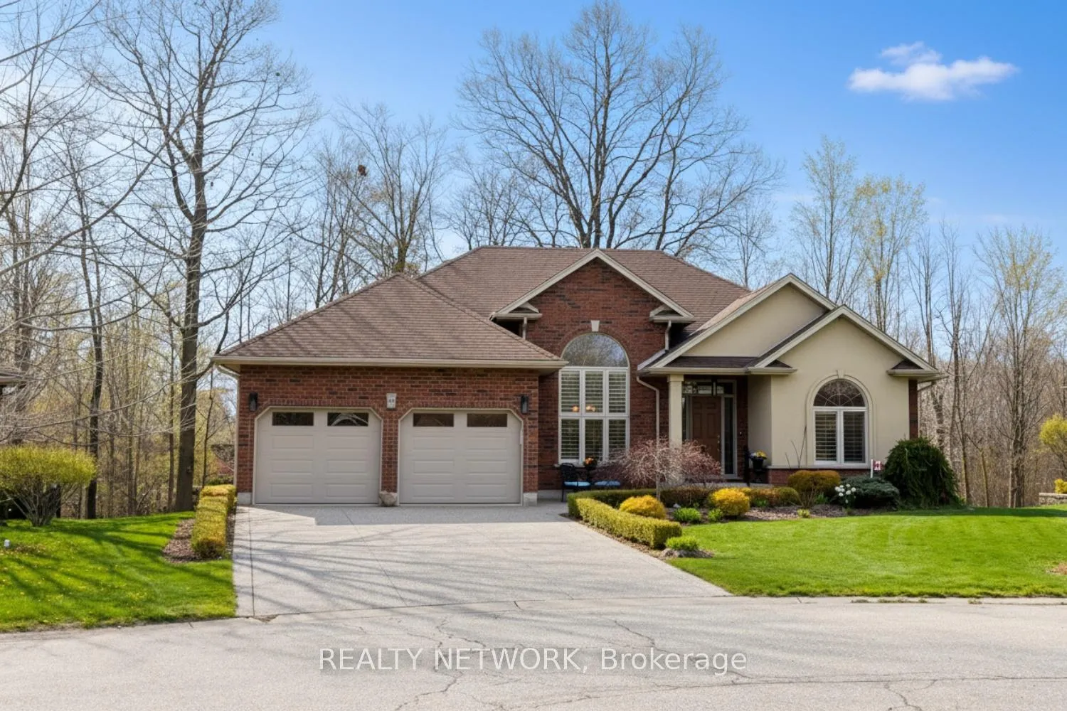 Photo 2 of 34 Birch Avenue, Norfolk, Port Dover — HOMEH