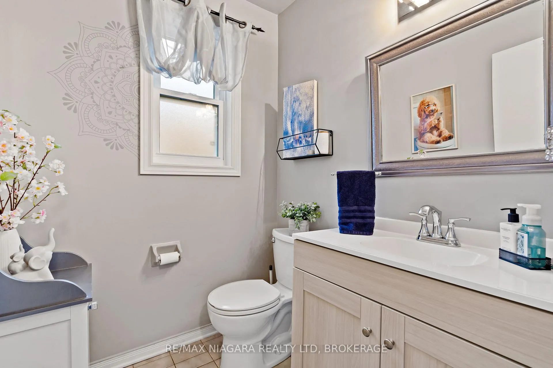Photo 9 of 51 Woodrush Avenue, Welland, N. Welland — HOMEH
