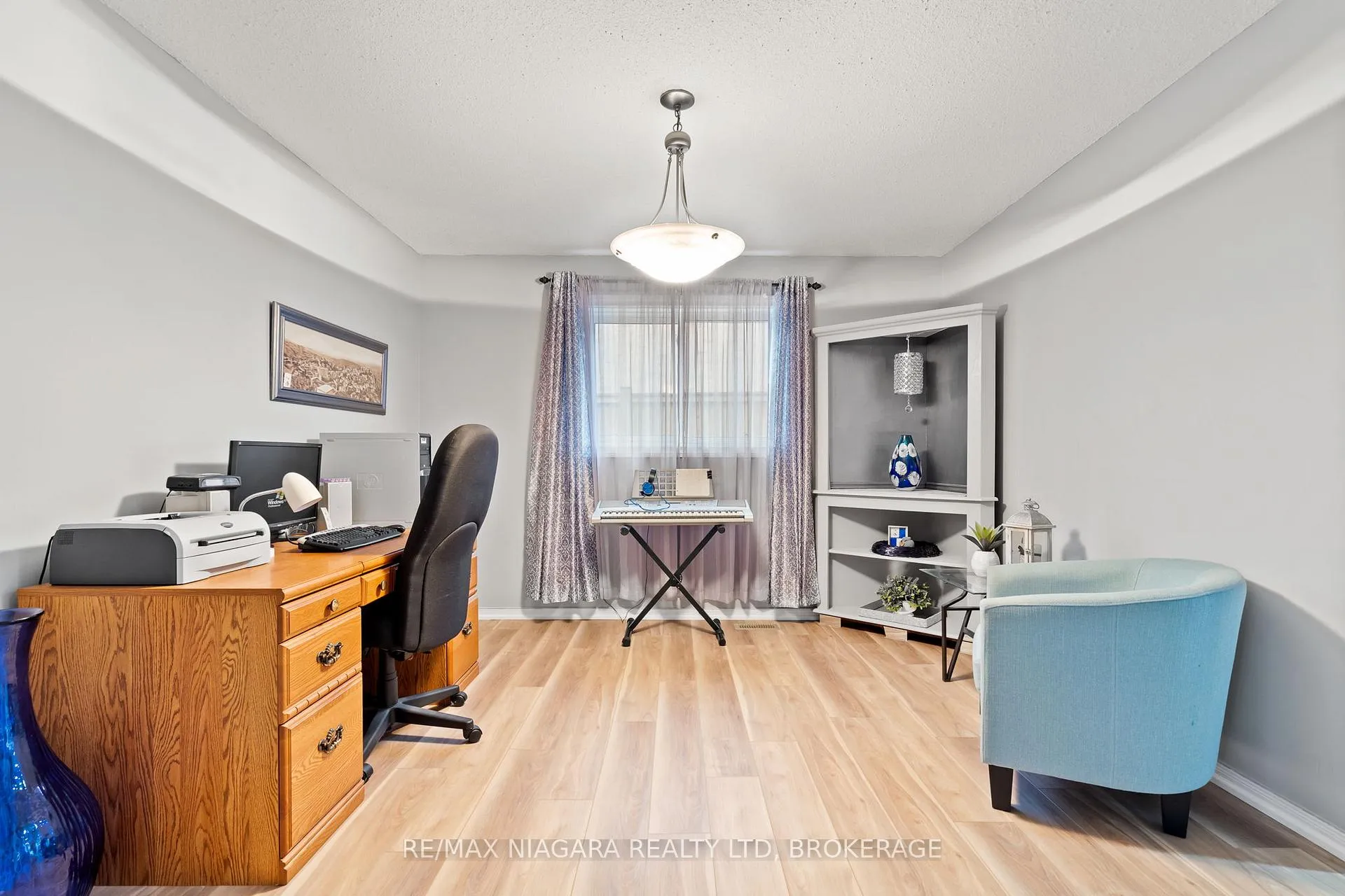 Photo 10 of 51 Woodrush Avenue, Welland, N. Welland — HOMEH