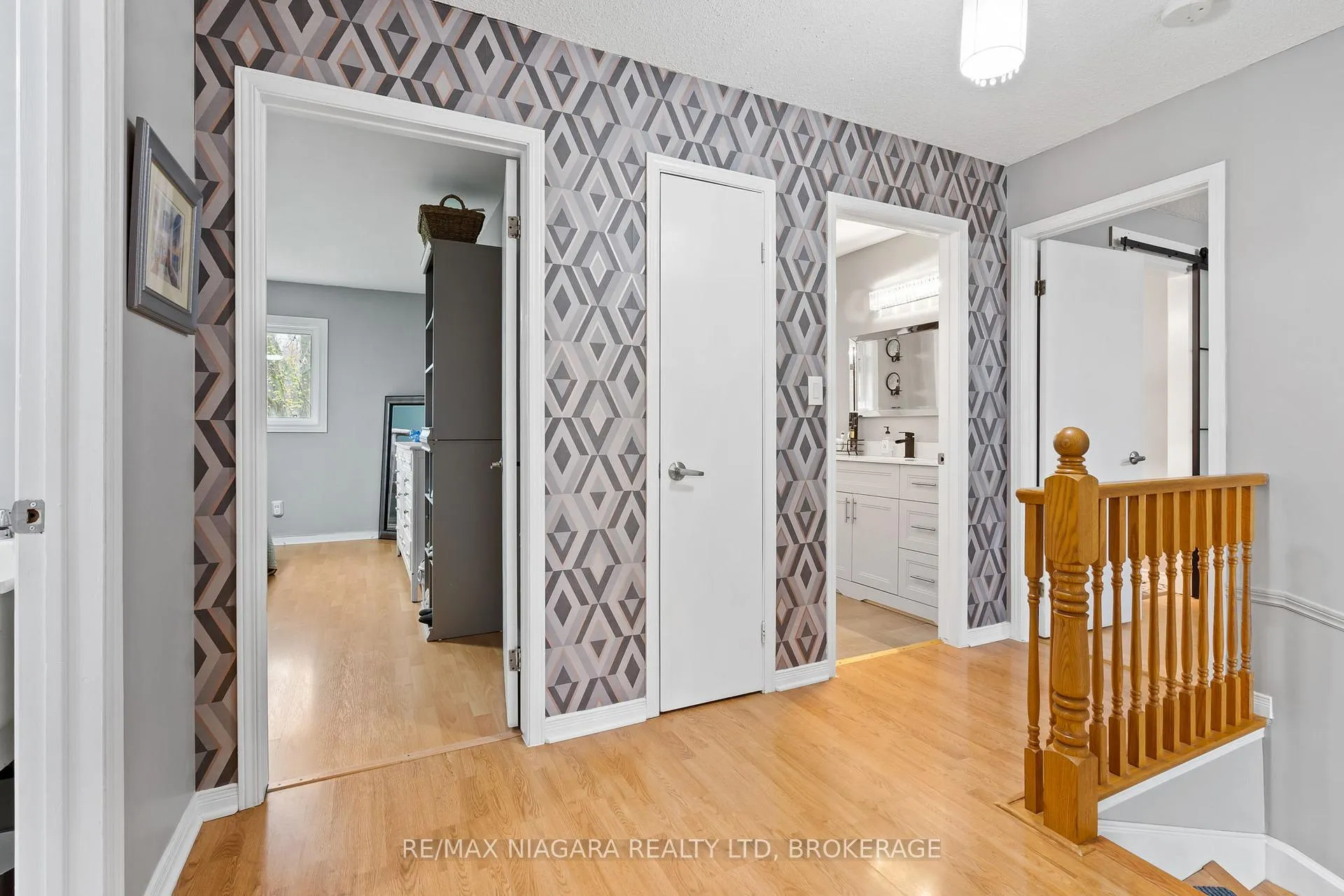 Photo 18 of 51 Woodrush Avenue, Welland, N. Welland — HOMEH