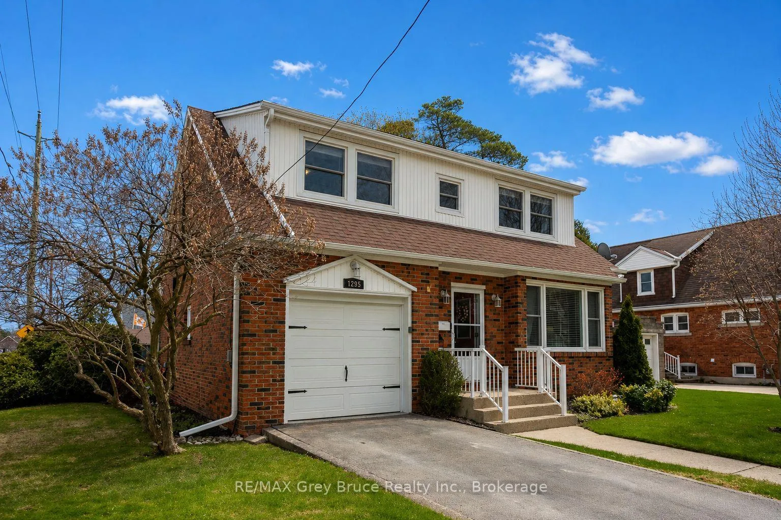 Front of 1295 4th Avenue W