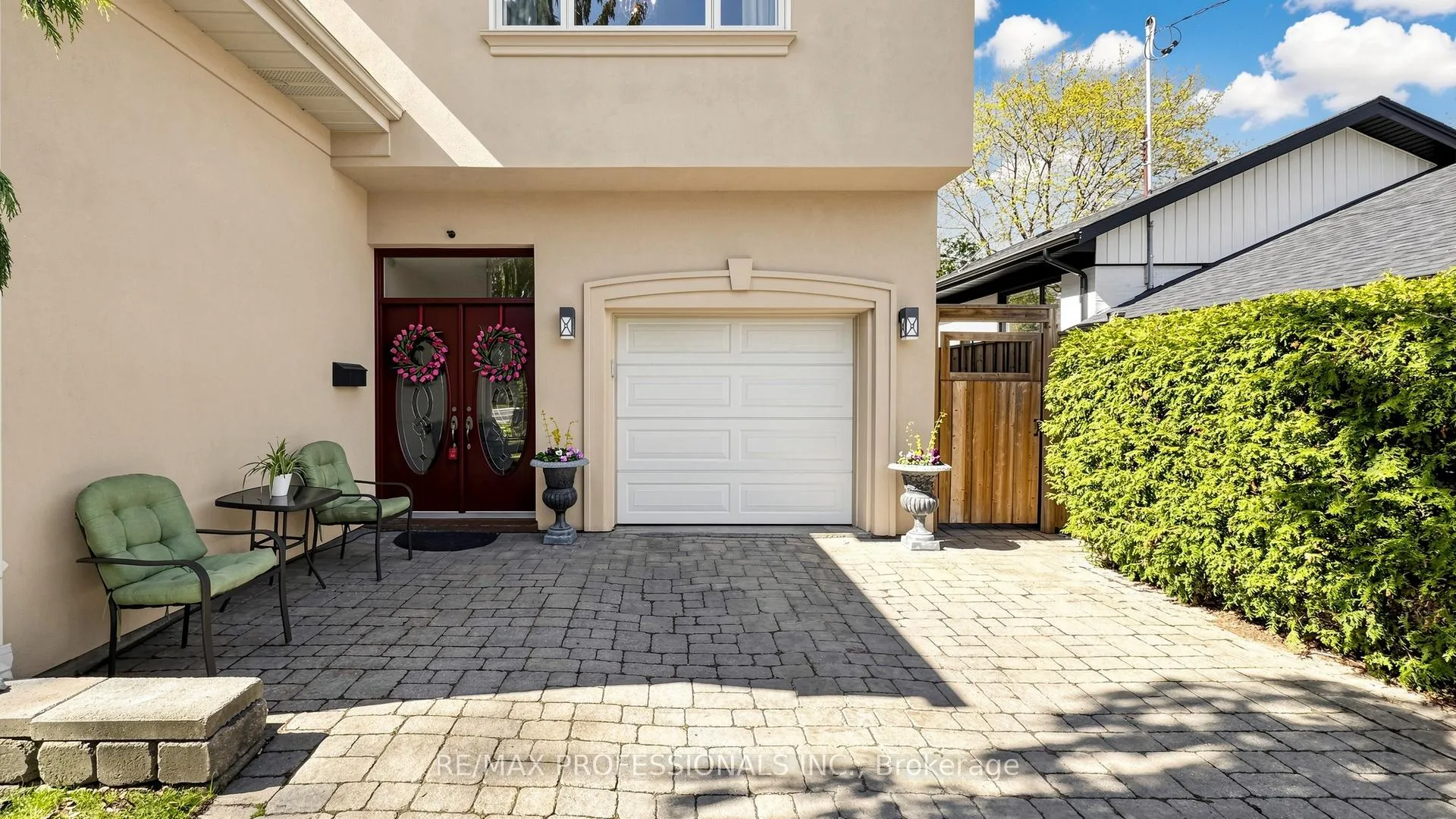 Photo 3 of 6 Hedges Boulevard, Etobicoke, Princess-Rosethorn — HOMEH