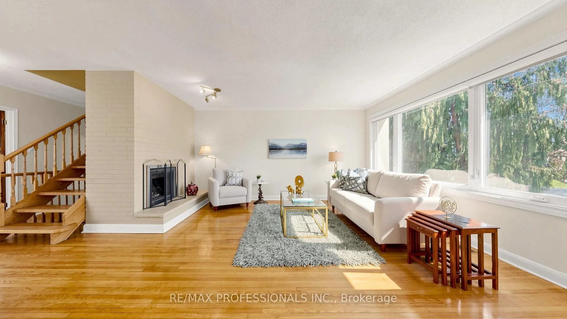 Photo 5 of 6 Hedges Boulevard, Etobicoke, Princess-Rosethorn — HOMEH