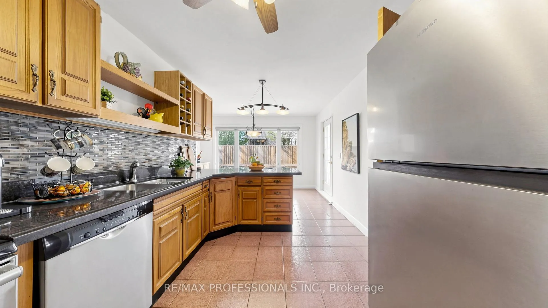 Photo 9 of 6 Hedges Boulevard, Etobicoke, Princess-Rosethorn — HOMEH