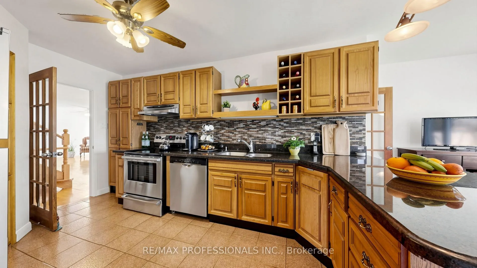 Photo 10 of 6 Hedges Boulevard, Etobicoke, Princess-Rosethorn — HOMEH