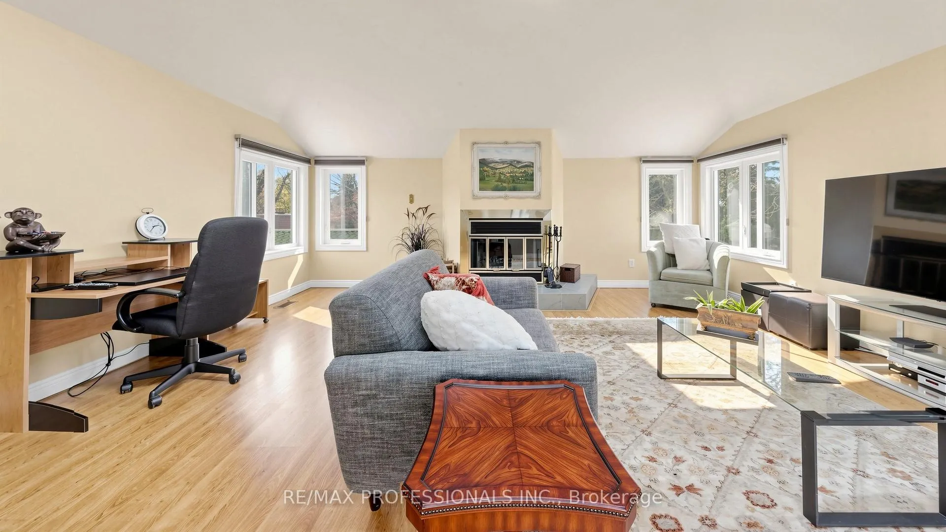 Photo 16 of 6 Hedges Boulevard, Etobicoke, Princess-Rosethorn — HOMEH