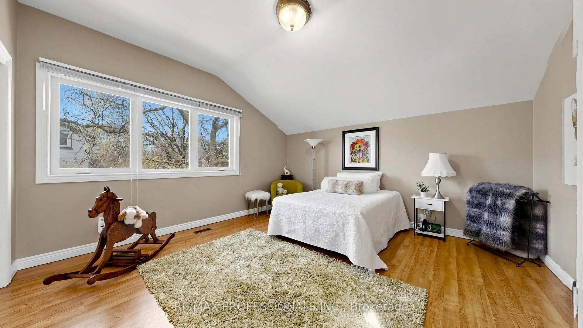 Photo 19 of 6 Hedges Boulevard, Etobicoke, Princess-Rosethorn — HOMEH