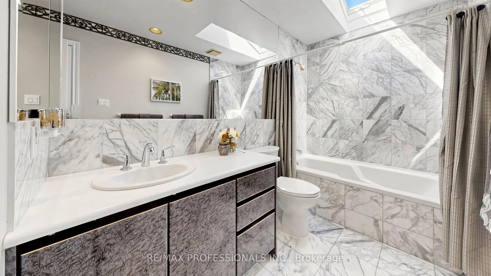 Photo 21 of 6 Hedges Boulevard, Etobicoke, Princess-Rosethorn — HOMEH