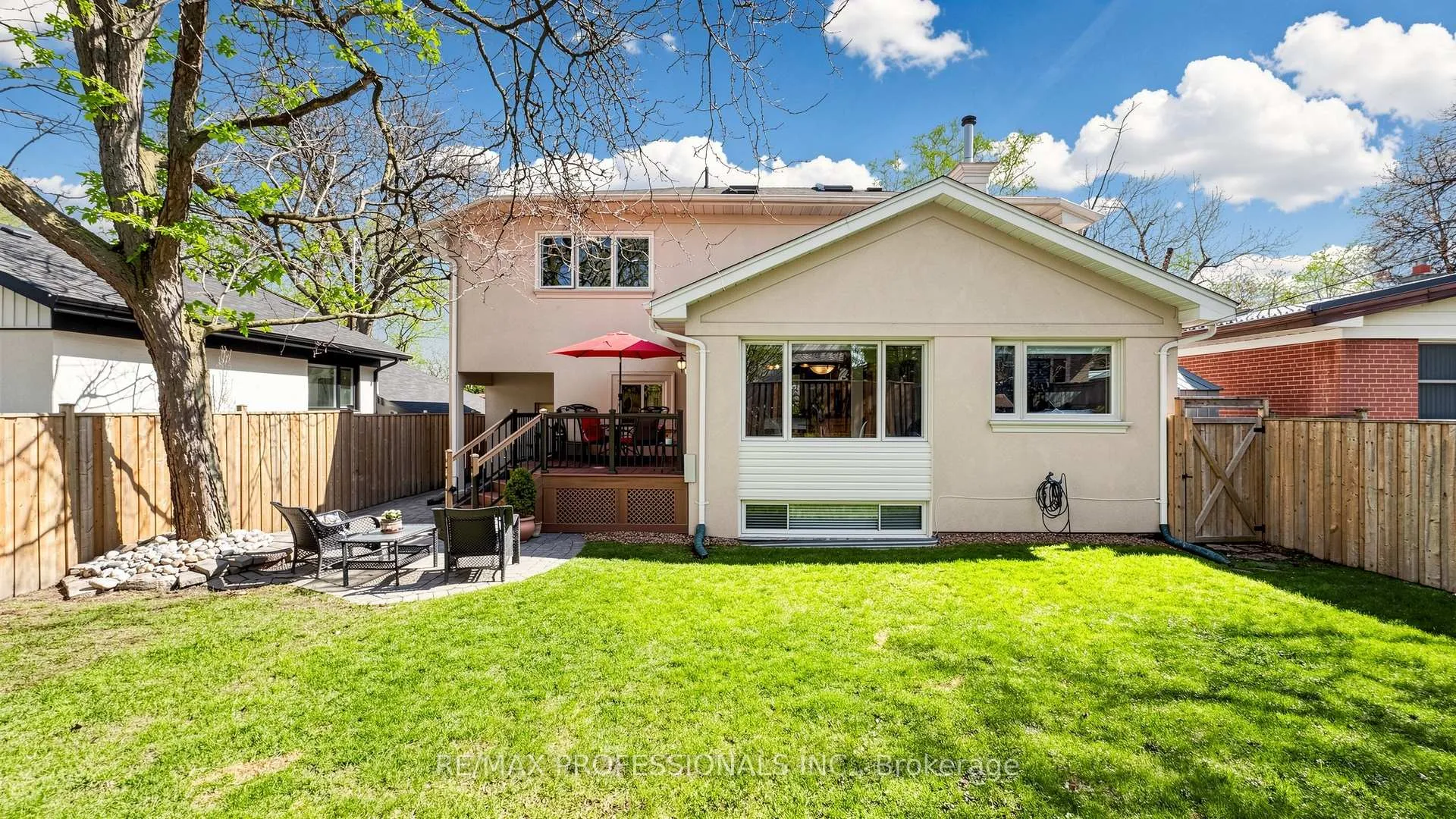 Photo 28 of 6 Hedges Boulevard, Etobicoke, Princess-Rosethorn — HOMEH