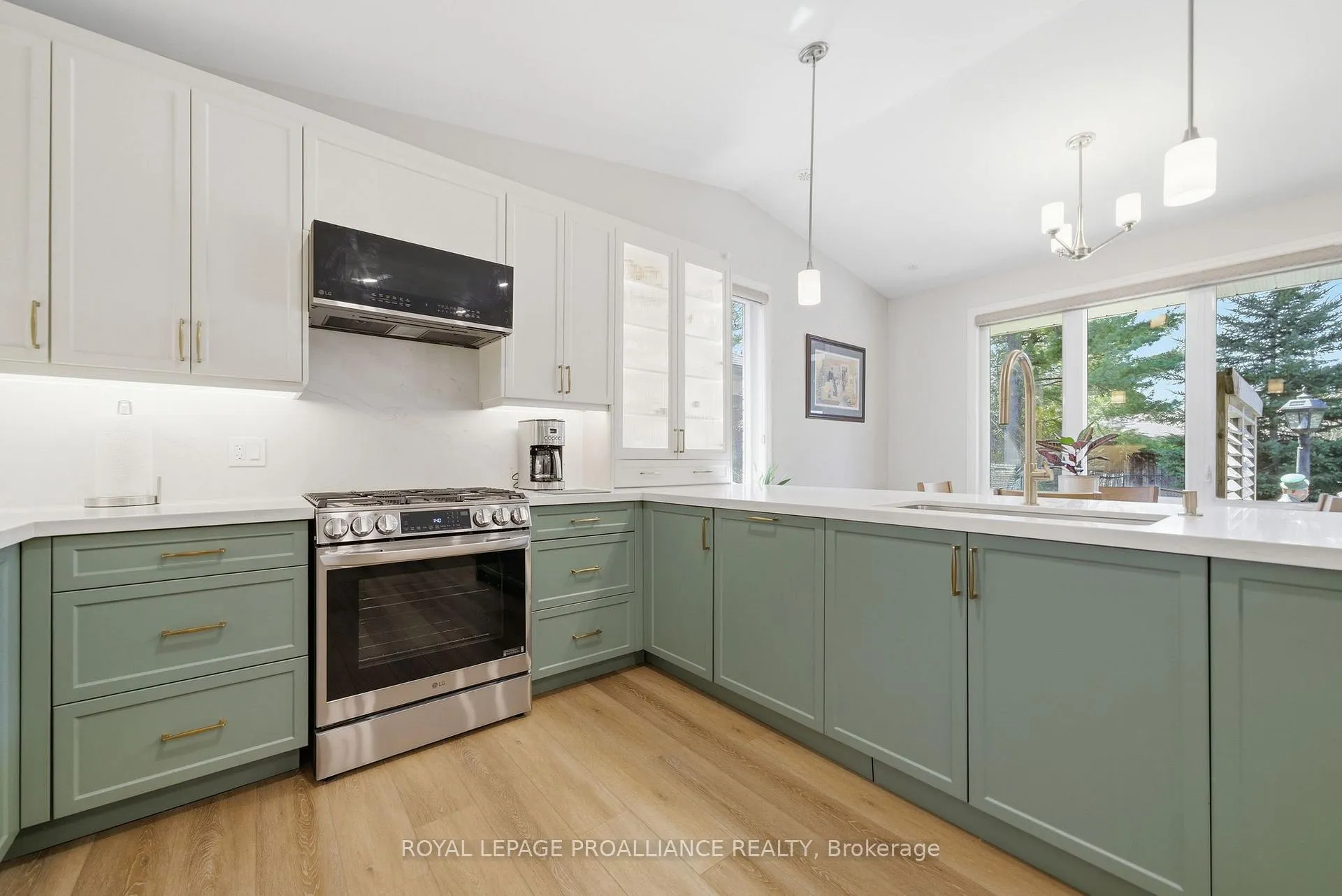 Photo 13 of 37 Forest Drive, Brighton — HOMEH