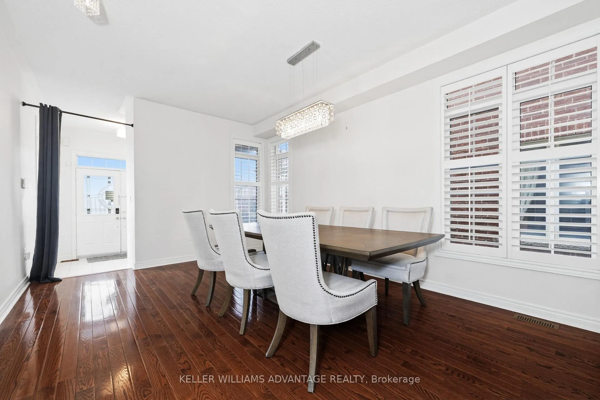 Photo 4 of 117 Mintwood Road, Vaughan, Patterson — HOMEH