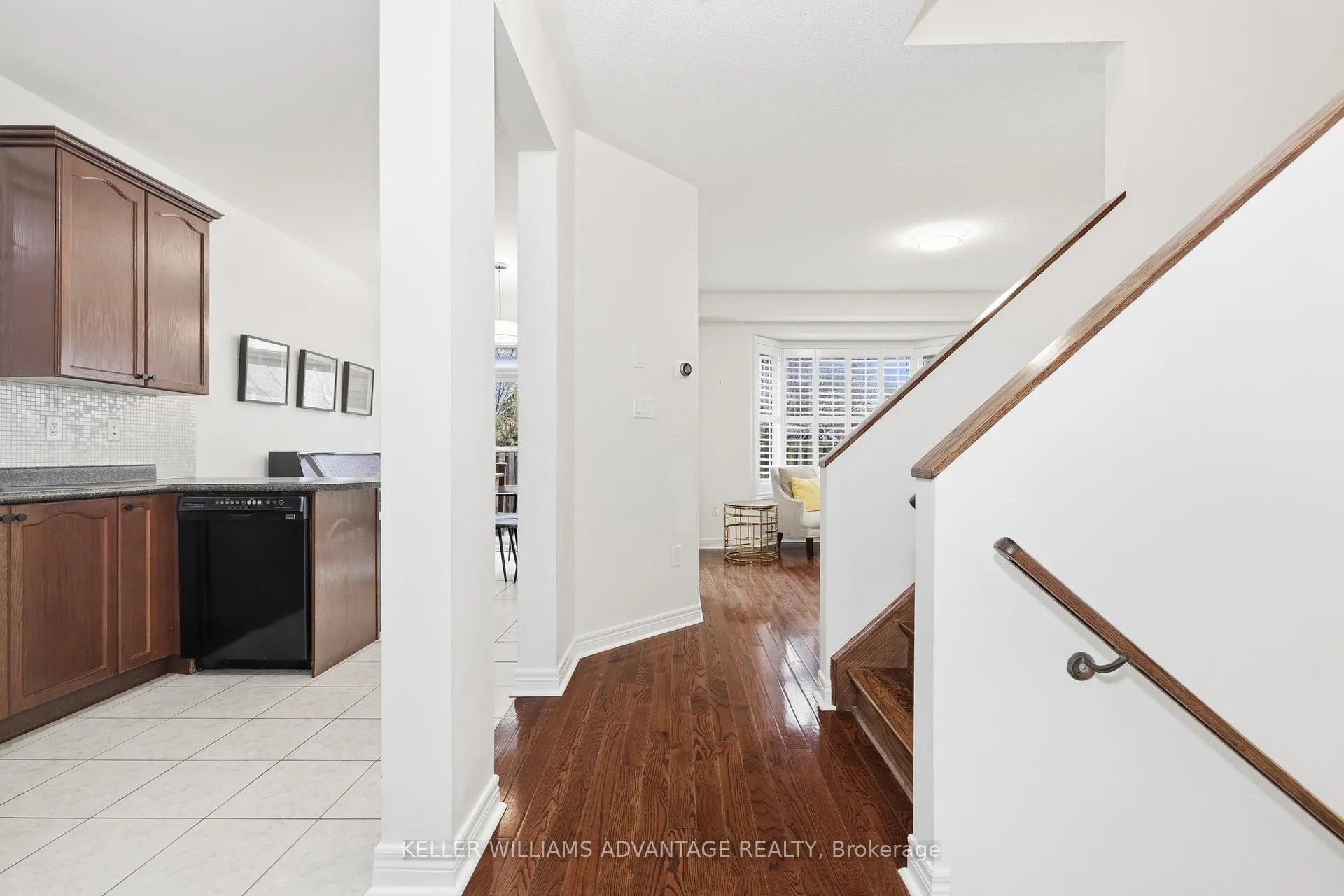 Photo 5 of 117 Mintwood Road, Vaughan, Patterson — HOMEH