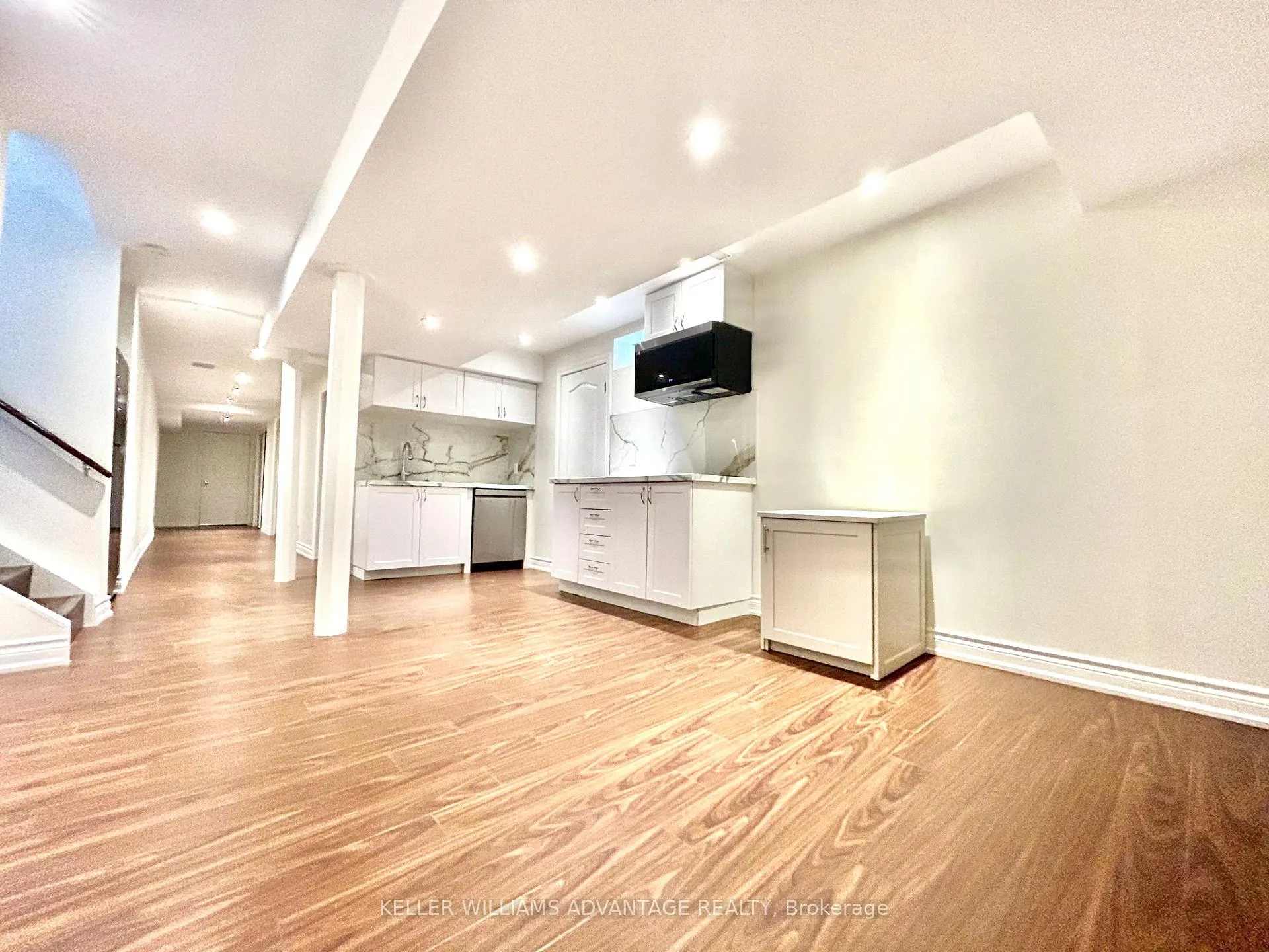 Photo 32 of 117 Mintwood Road, Vaughan, Patterson — HOMEH