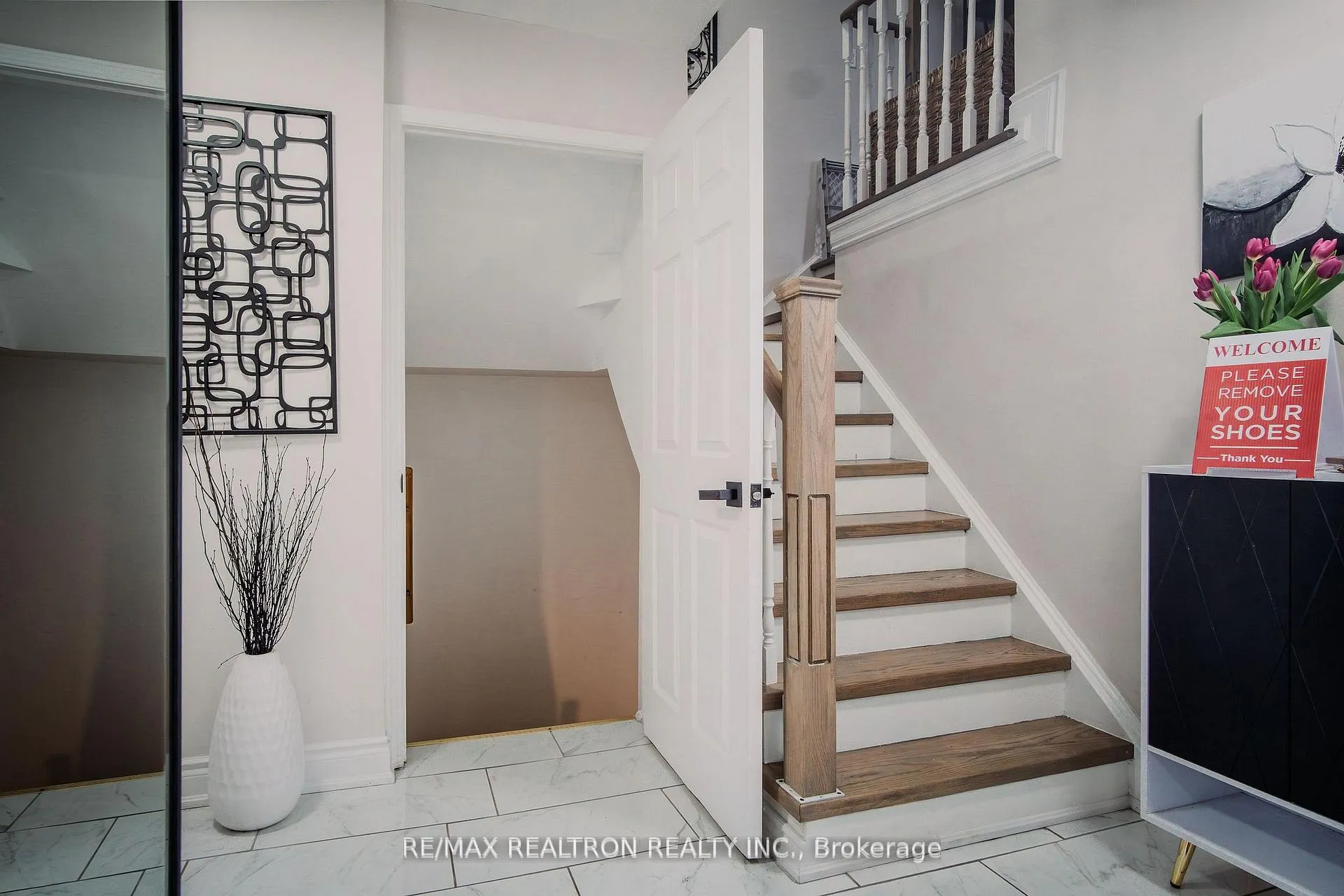 Photo 19 of 1039 Rowntree Crescent, Pickering, Liverpool — HOMEH