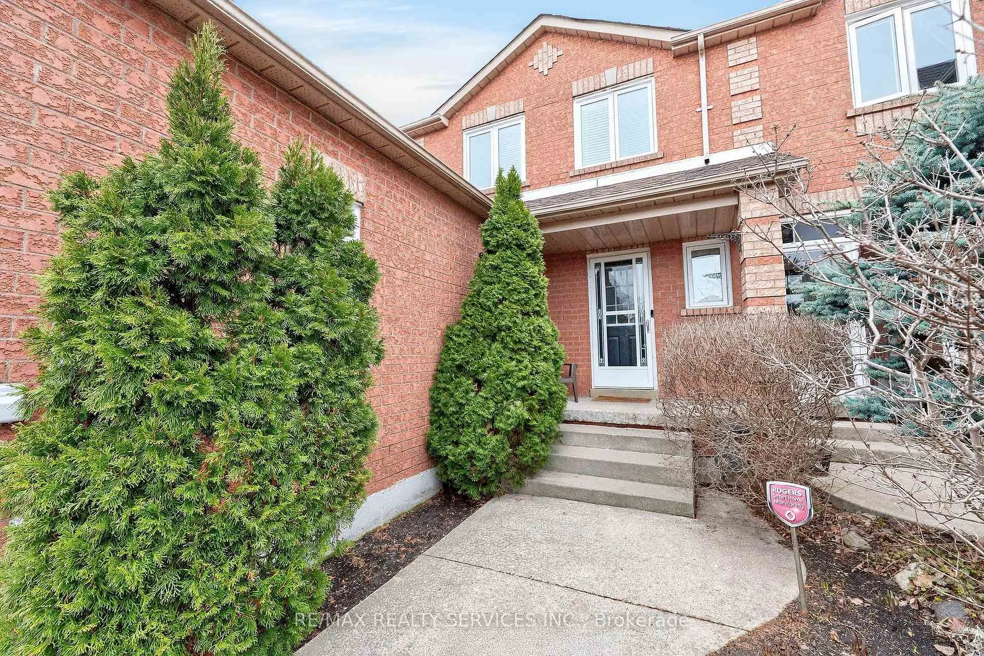 Photo 4 of 99 White Tail Crescent, Brampton, Fletcher's West — HOMEH
