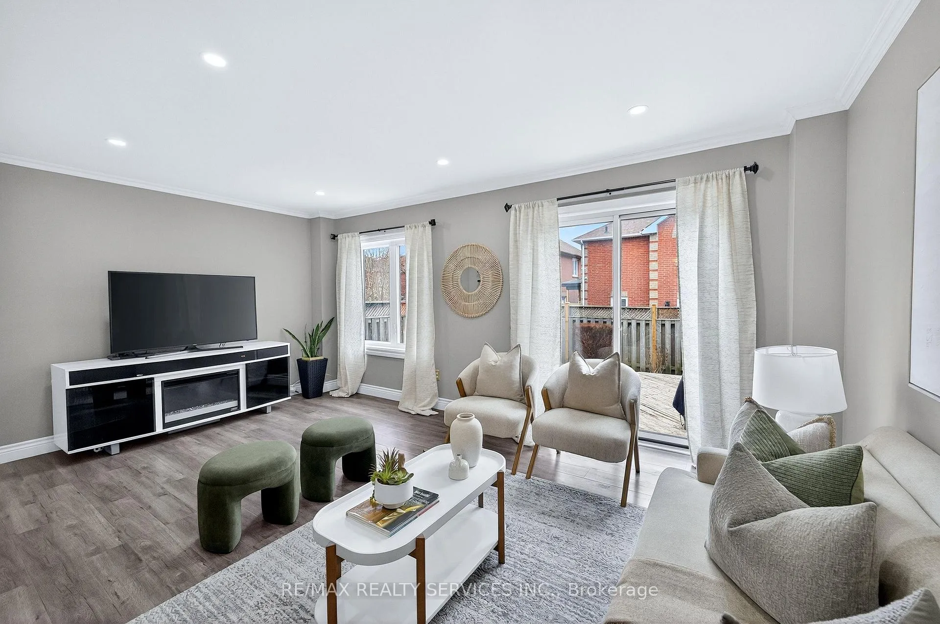 Photo 10 of 99 White Tail Crescent, Brampton, Fletcher's West — HOMEH