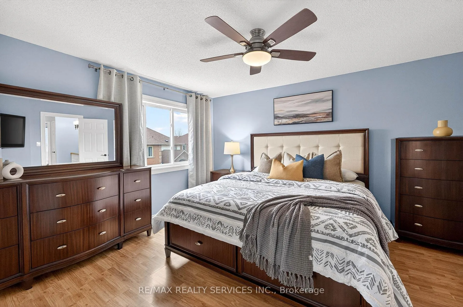 Photo 21 of 99 White Tail Crescent, Brampton, Fletcher's West — HOMEH