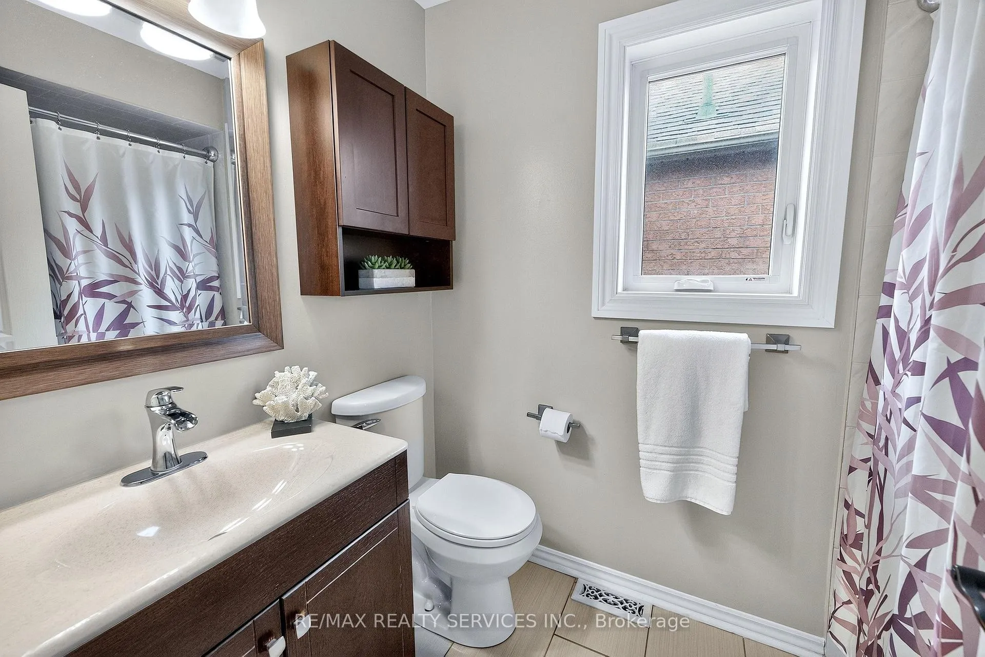 Photo 23 of 99 White Tail Crescent, Brampton, Fletcher's West — HOMEH