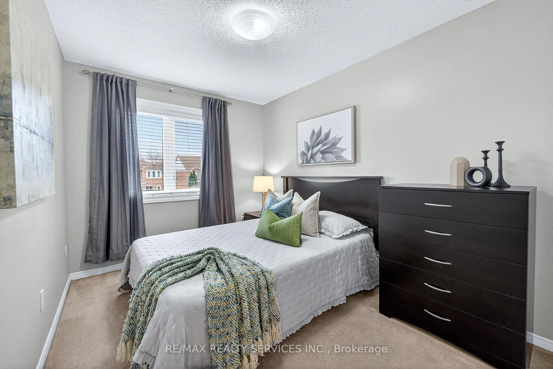 Photo 24 of 99 White Tail Crescent, Brampton, Fletcher's West — HOMEH