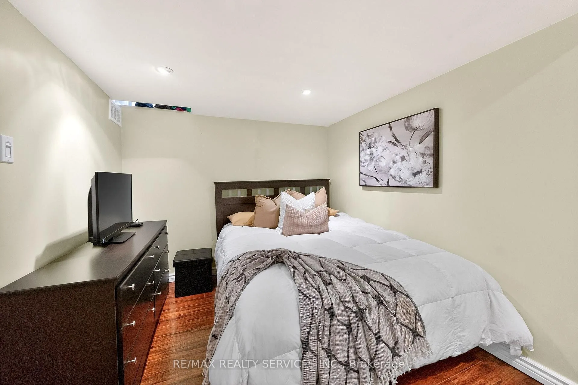 Photo 34 of 99 White Tail Crescent, Brampton, Fletcher's West — HOMEH