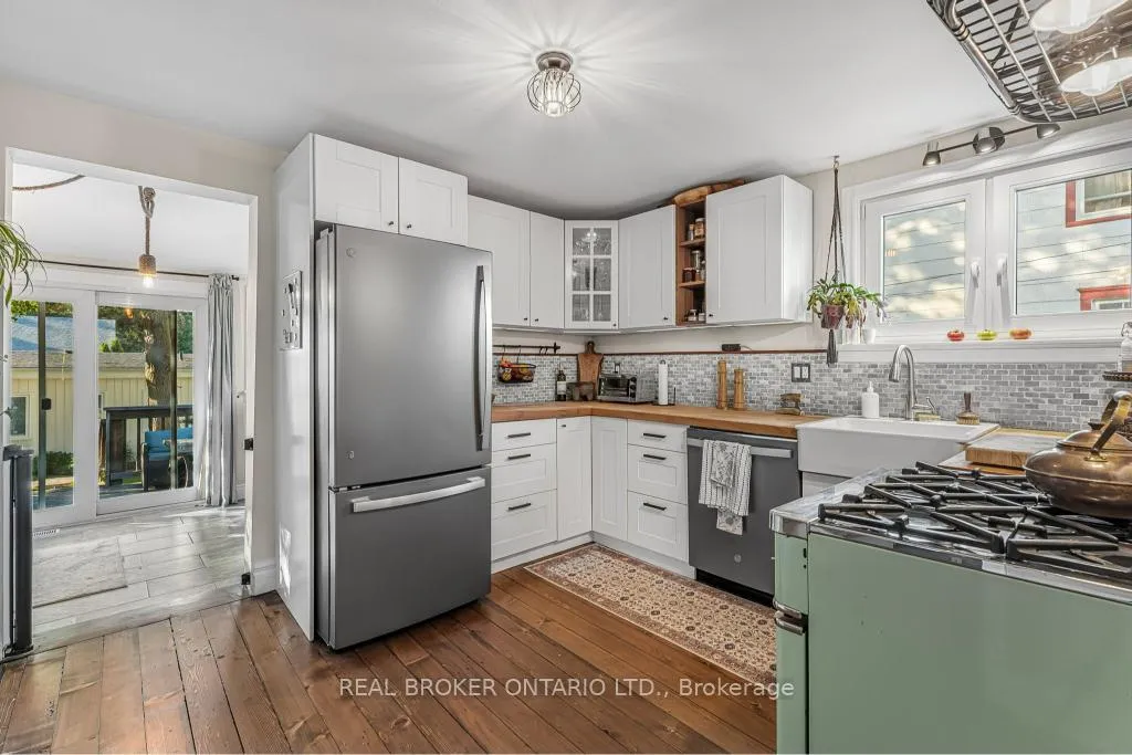 Photo 11 of 24 Robinson Street S, Grimsby, Grimsby East — HOMEH