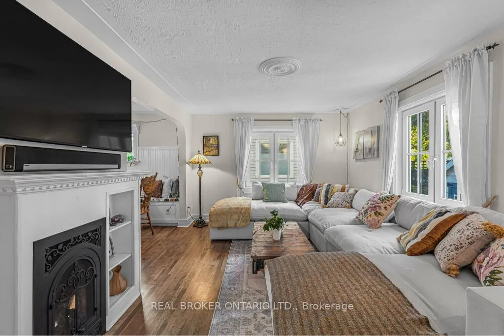 Photo 17 of 24 Robinson Street S, Grimsby, Grimsby East — HOMEH