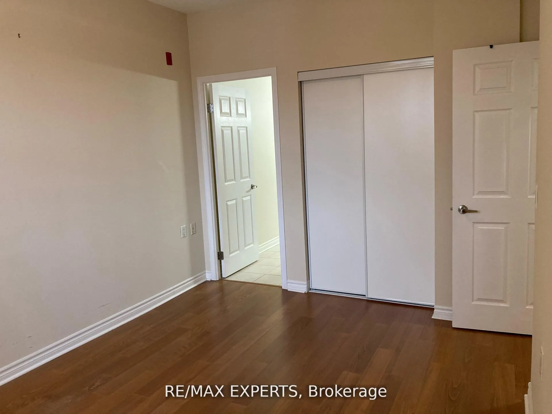 Photo 8 of Unit 207, 15450 Yonge Street S, Aurora, Aurora Heights — HOMEH