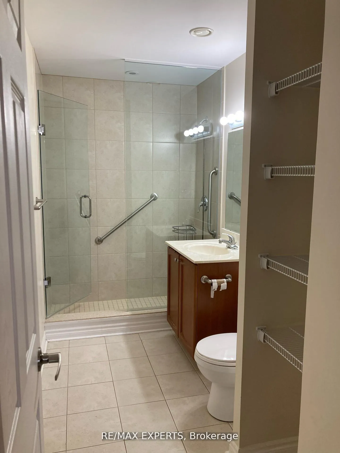 Photo 9 of Unit 207, 15450 Yonge Street S, Aurora, Aurora Heights — HOMEH
