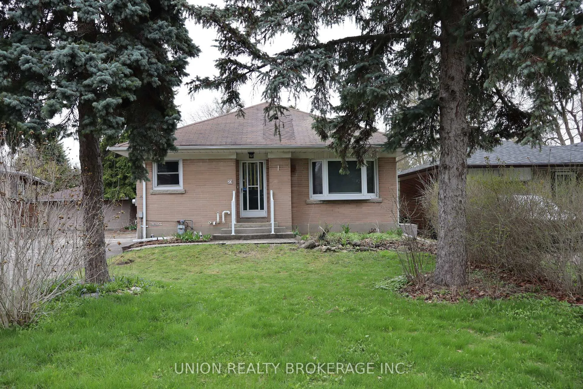 Photo 1 of Unit Main Floor, 23 Cedarview Drive, Scarborough, Centennial Scarborough — HOMEH