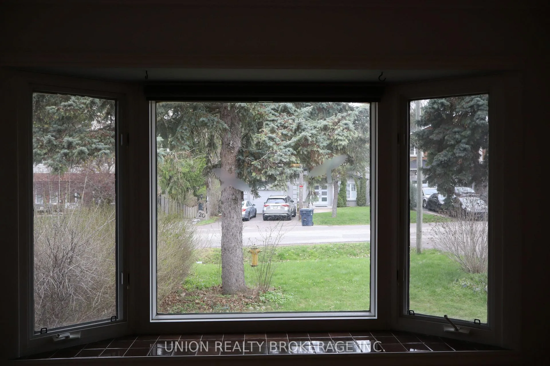Photo 7 of Unit Main Floor, 23 Cedarview Drive, Scarborough, Centennial Scarborough — HOMEH