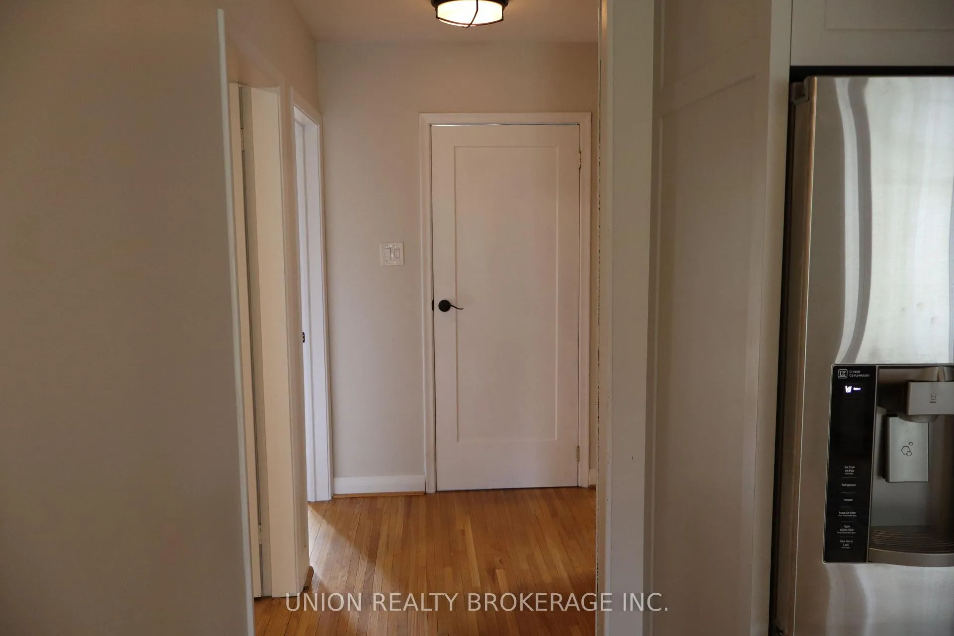 Photo 10 of Unit Main Floor, 23 Cedarview Drive, Scarborough, Centennial Scarborough — HOMEH