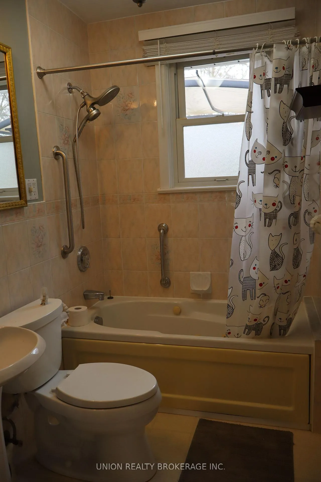 Photo 21 of Unit Main Floor, 23 Cedarview Drive, Scarborough, Centennial Scarborough — HOMEH