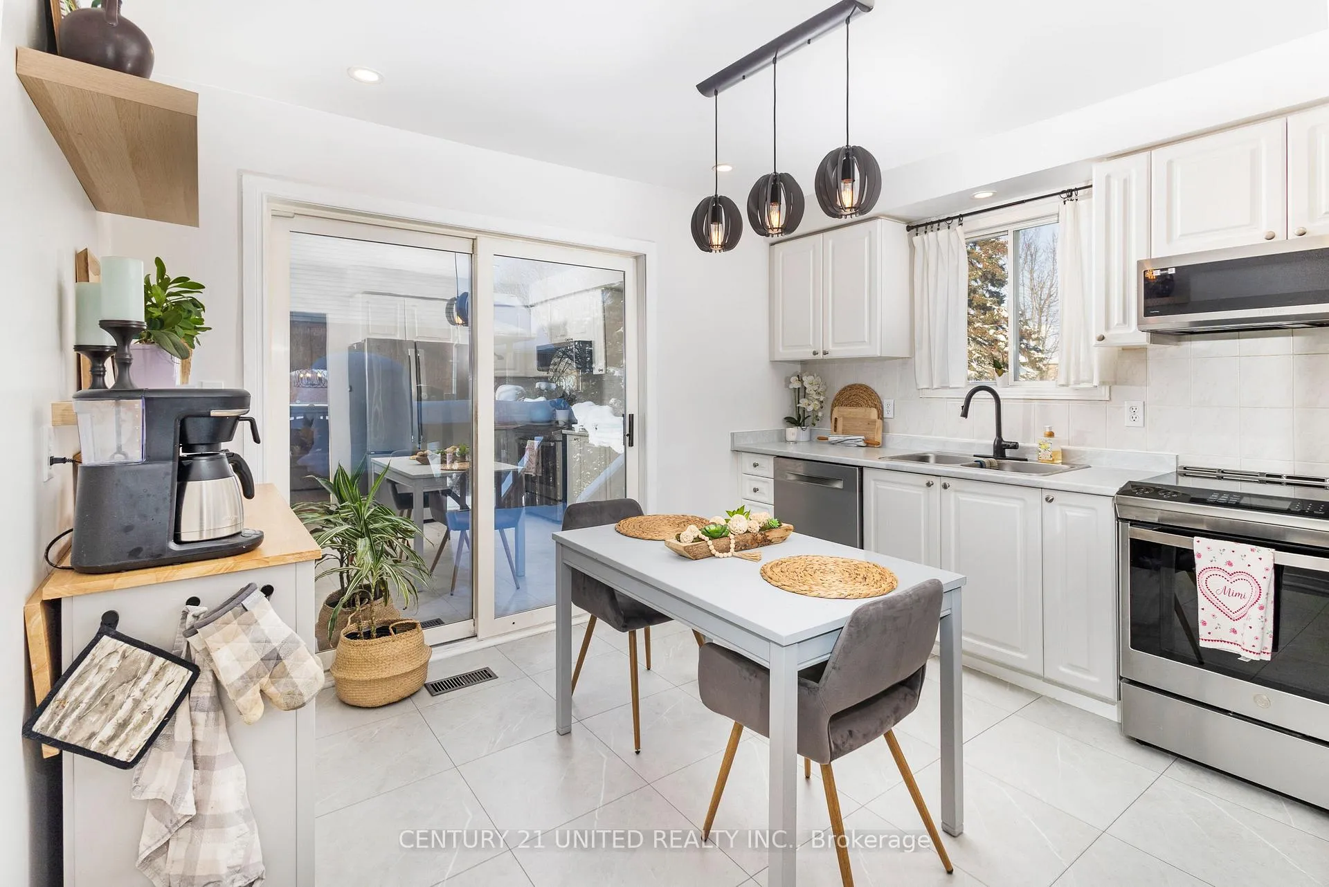 Photo 7 of 1455 Glenforest Crescent, Peterborough, Monaghan Ward 2 — HOMEH